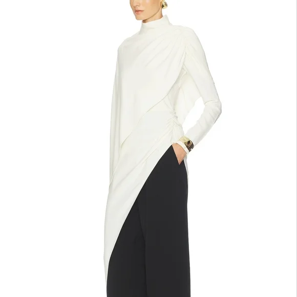 Big Sale! Helsa The Wilhelmina Cape Top in Cream - Picture 3 of 9